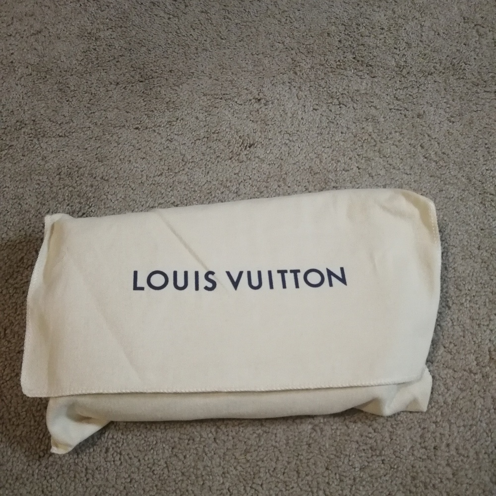 Louis Vuitton Pallas Clutch